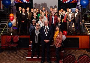 27 Hoeksche Waarders krijgen onderscheiding tijdens Lintjesregen 2019